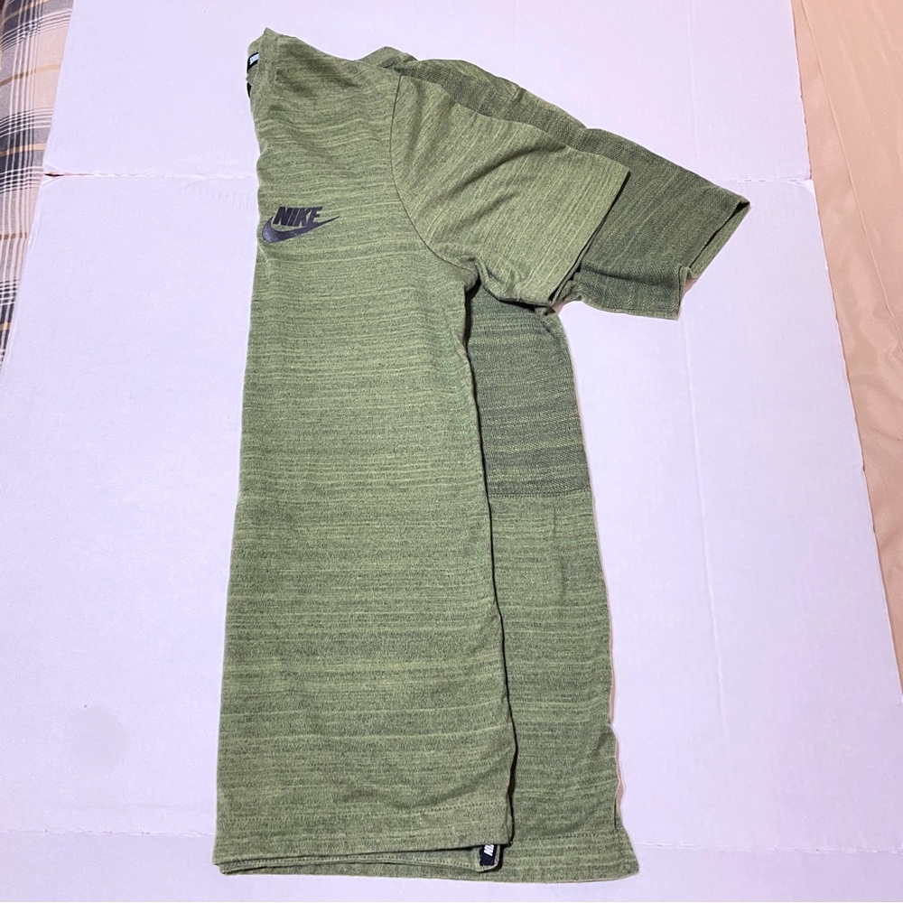 NIKE ADVANCE 15 KNIT TEE
PALM GREEN HEATHER